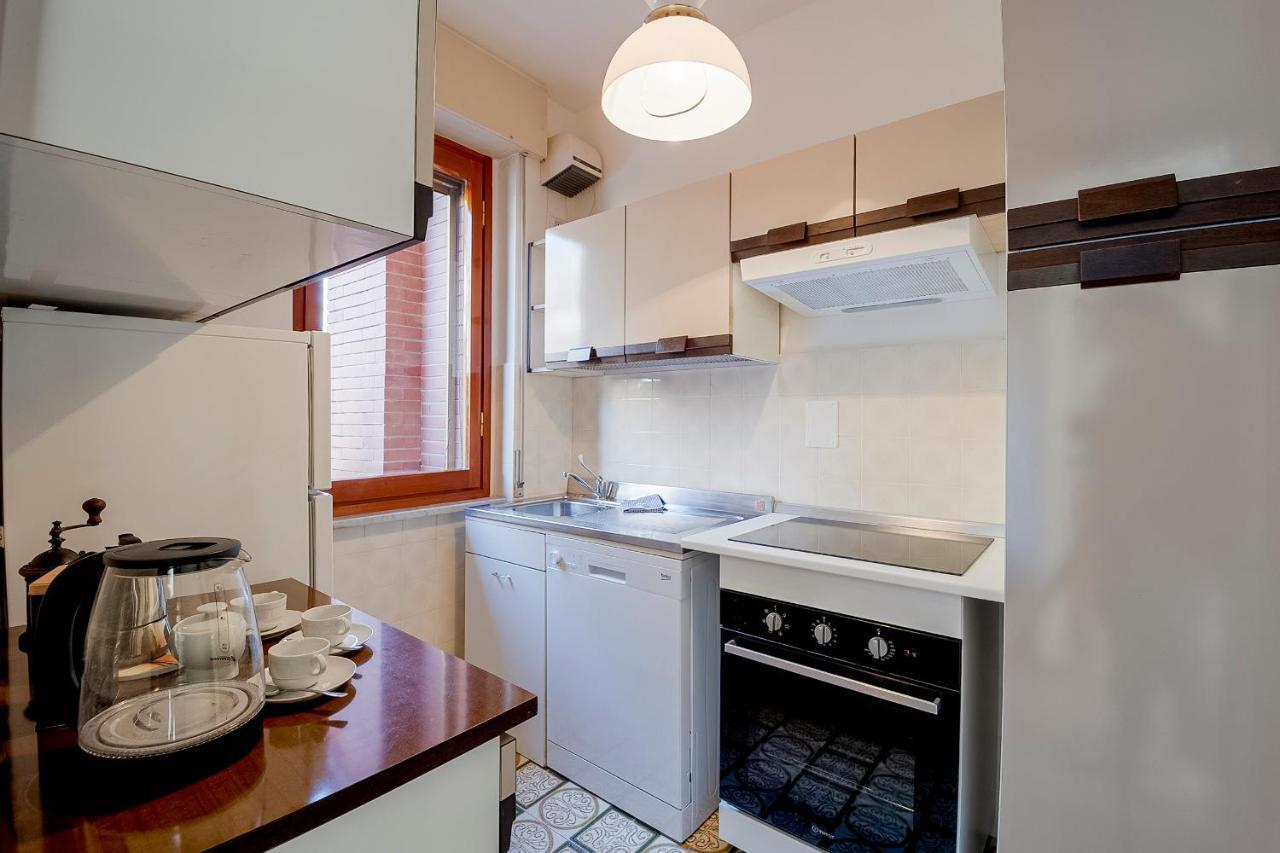 Апартаменти Portosole Attic - With Terrace And Private Parking Санремо Екстер'єр фото