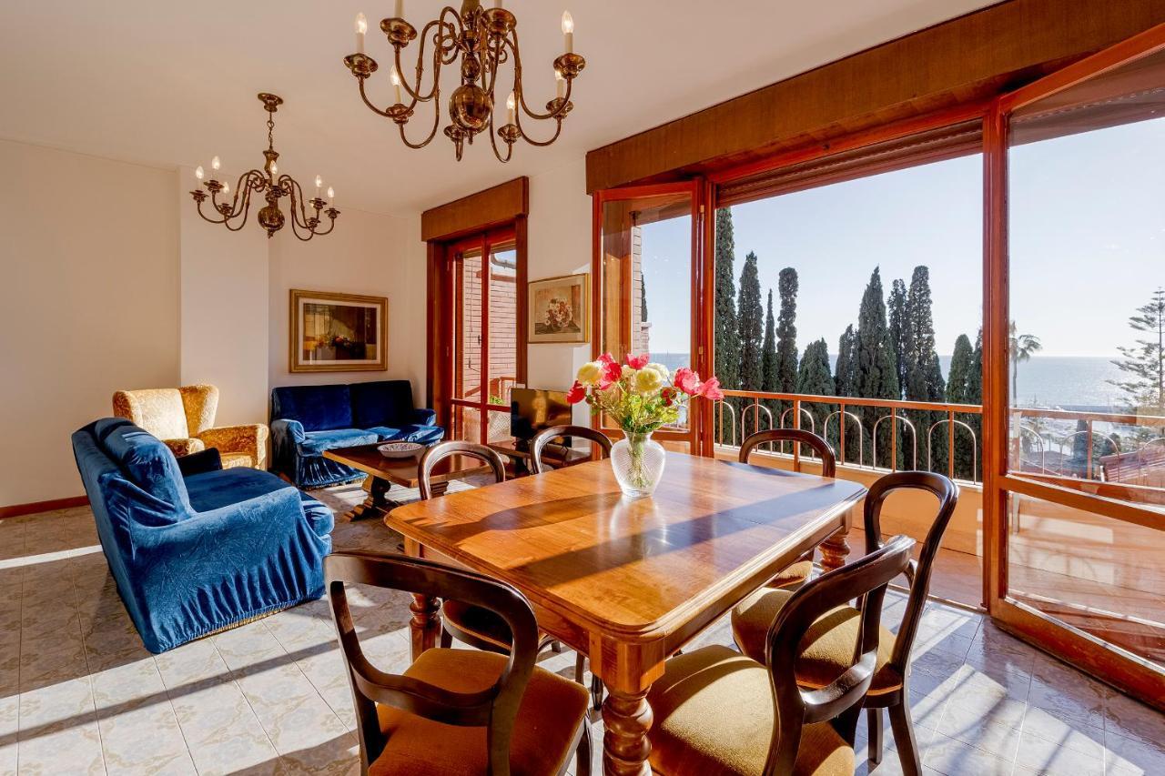 Апартаменти Portosole Attic - With Terrace And Private Parking Санремо Екстер'єр фото
