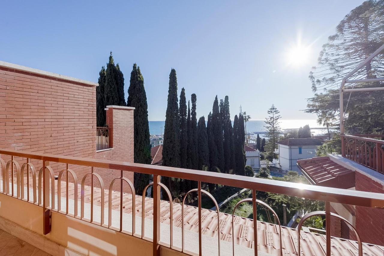 Апартаменти Portosole Attic - With Terrace And Private Parking Санремо Екстер'єр фото