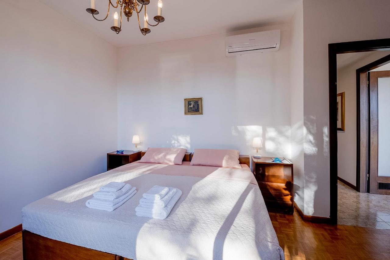 Апартаменти Portosole Attic - With Terrace And Private Parking Санремо Екстер'єр фото