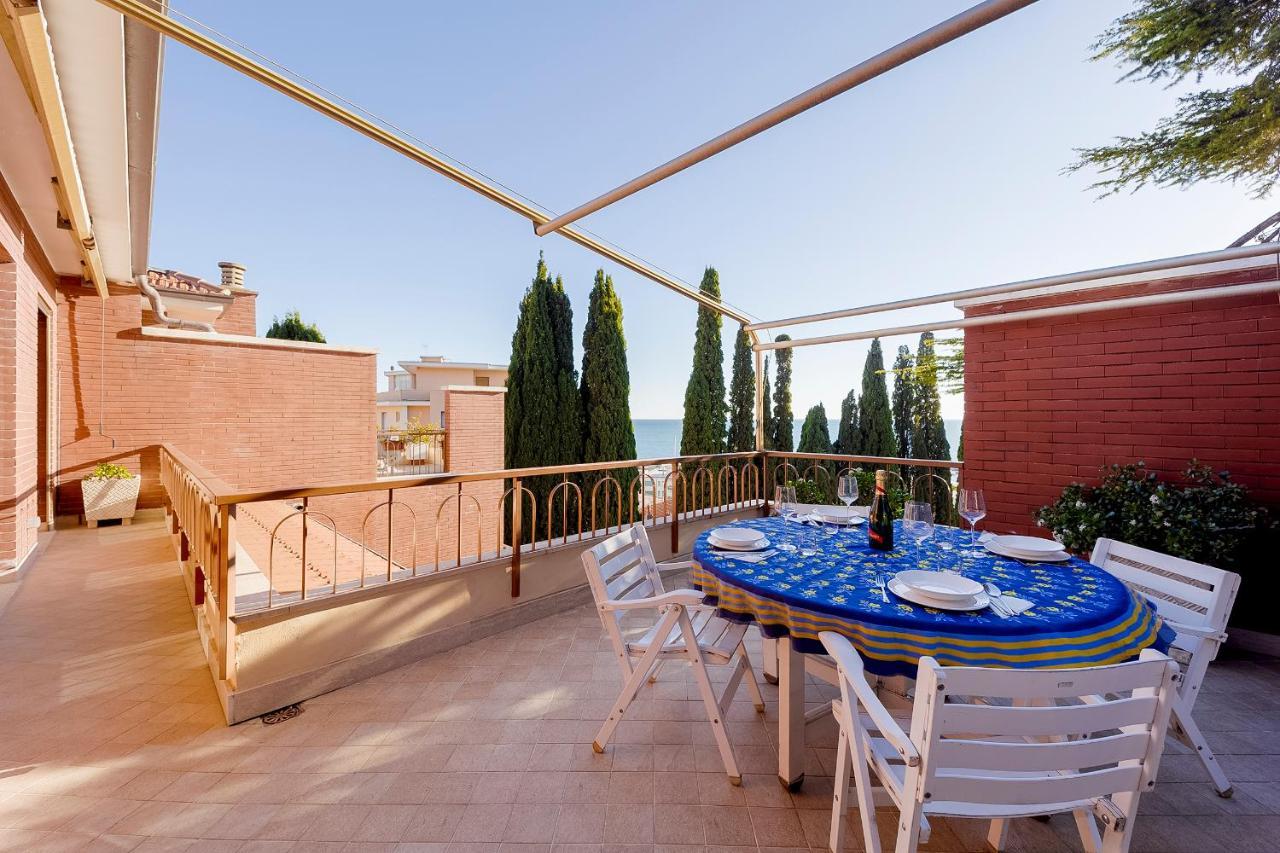 Апартаменти Portosole Attic - With Terrace And Private Parking Санремо Екстер'єр фото